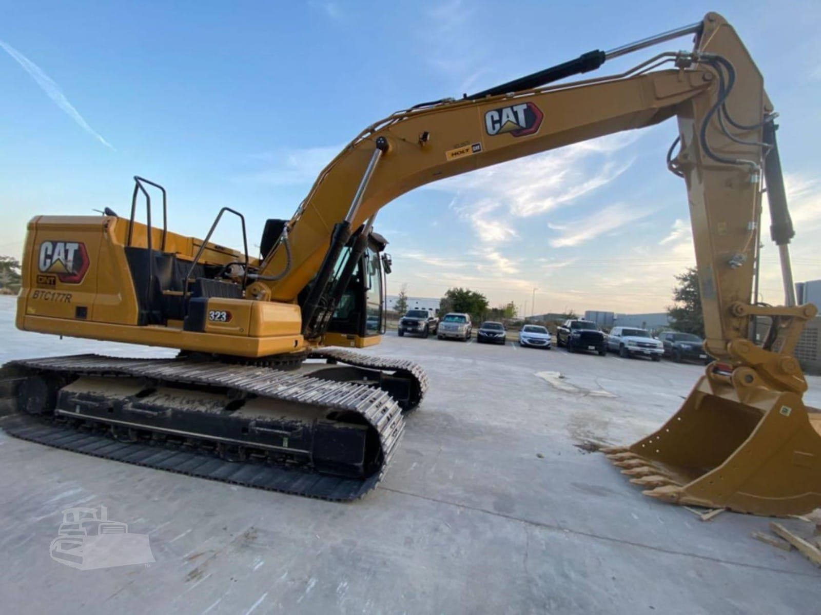 2023 Caterpillar 323 Excavators for sale in San Antonio, TX - listing photo 2 of 7