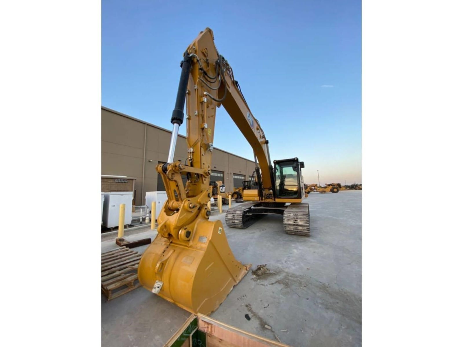 2023 Caterpillar 323 Excavators for sale in San Antonio, TX - listing photo 4 of 7