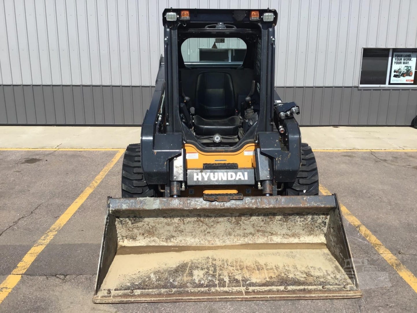 2023 Hyundai HS120V Skid Steer Loaders for sale in Sioux City, IA - listing photo 3 of 8