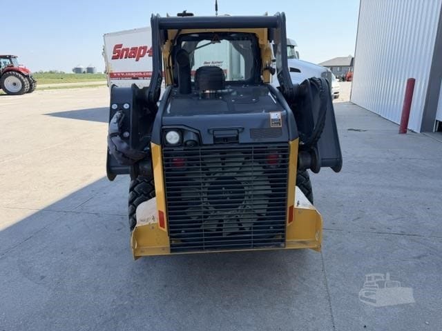 2023 John Deere 320G Skid Steer Loaders for sale in Seward, NE - listing photo 6 of 8