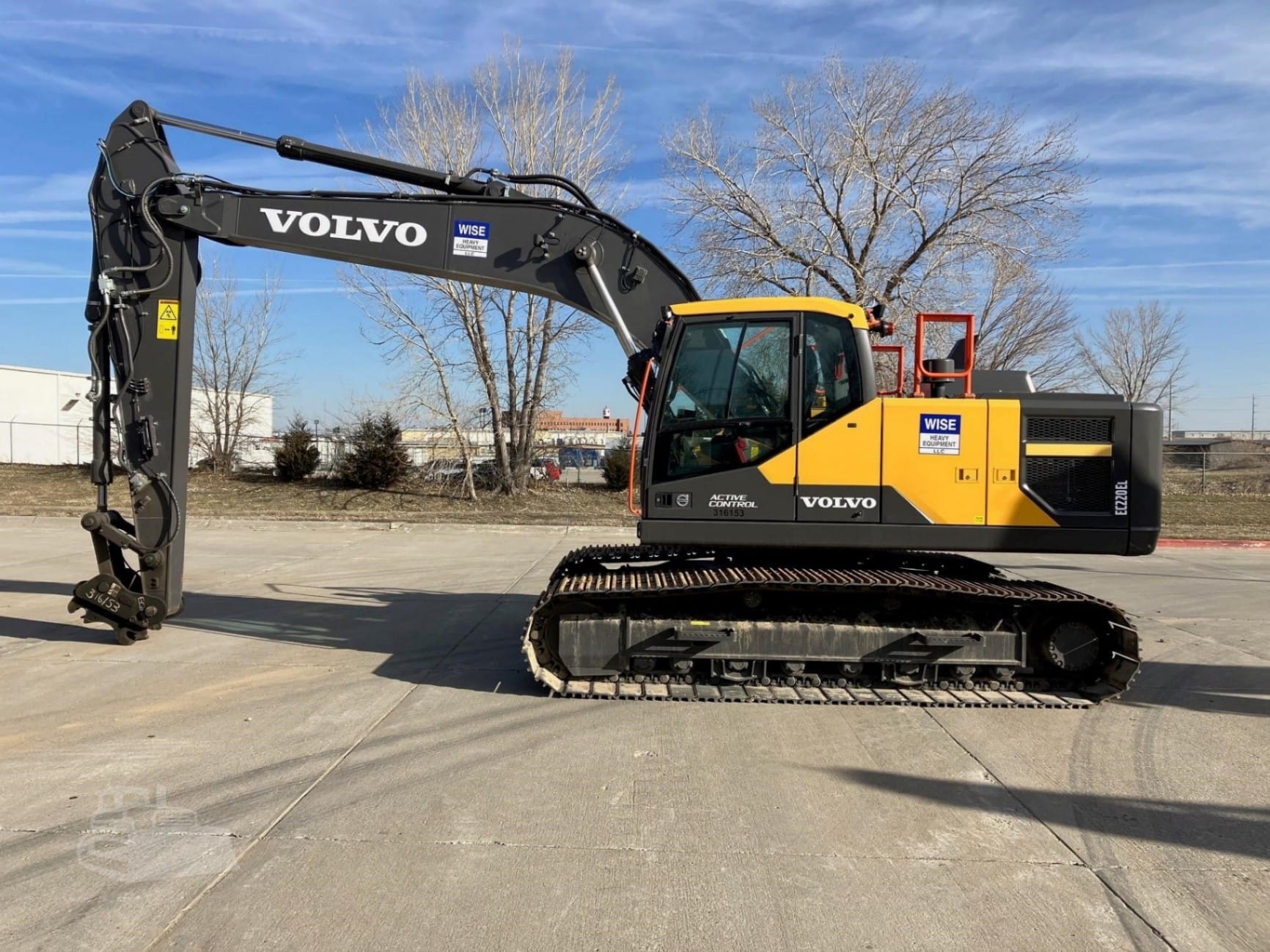 2023 Volvo EC220EL Excavators for sale in Omaha, NE - primary listing photo of 8