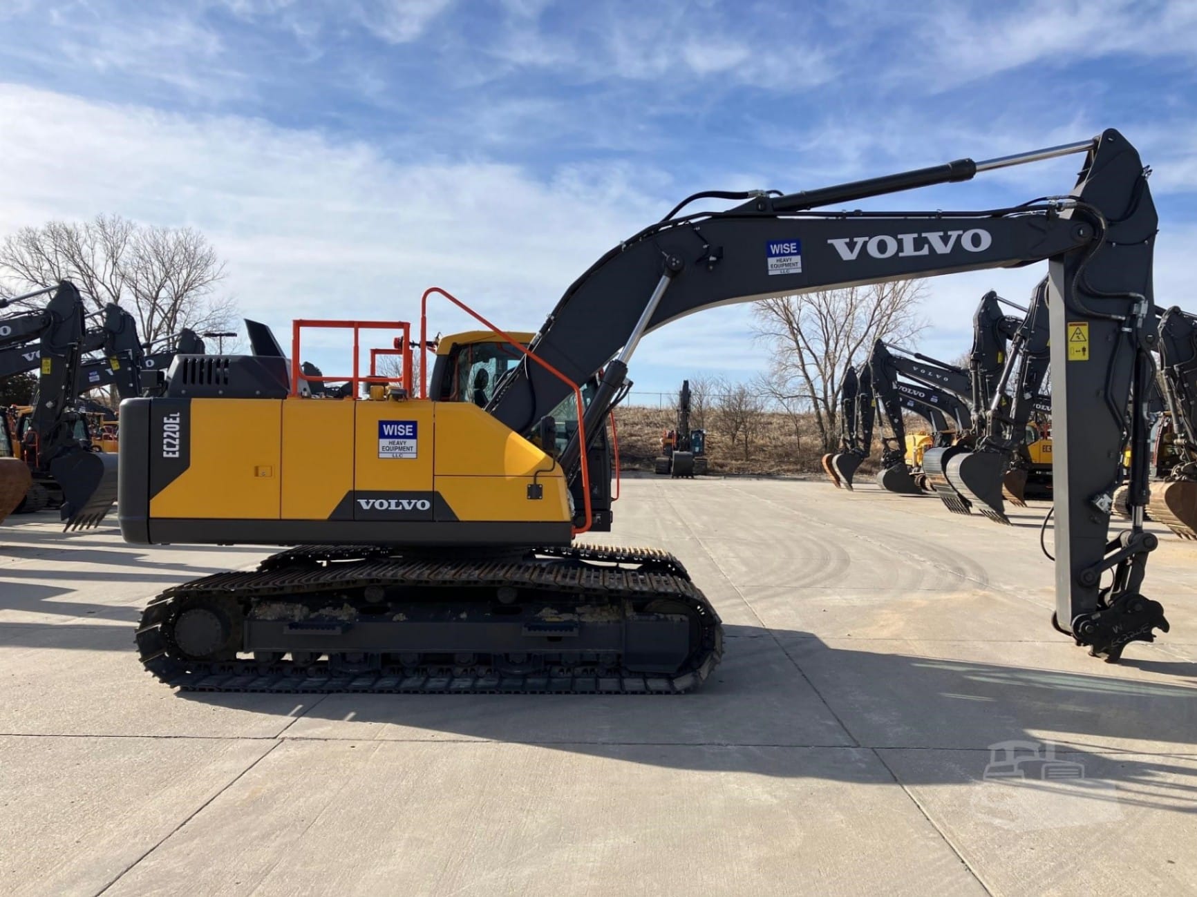 2023 Volvo EC220EL Excavators for sale in Omaha, NE - listing photo 4 of 8
