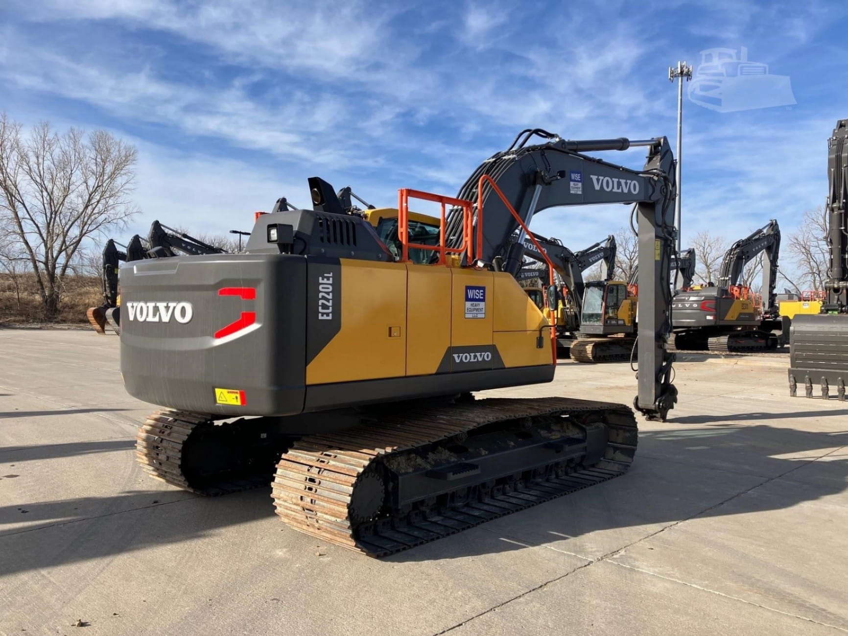 2023 Volvo EC220EL Excavators for sale in Omaha, NE - listing photo 5 of 8