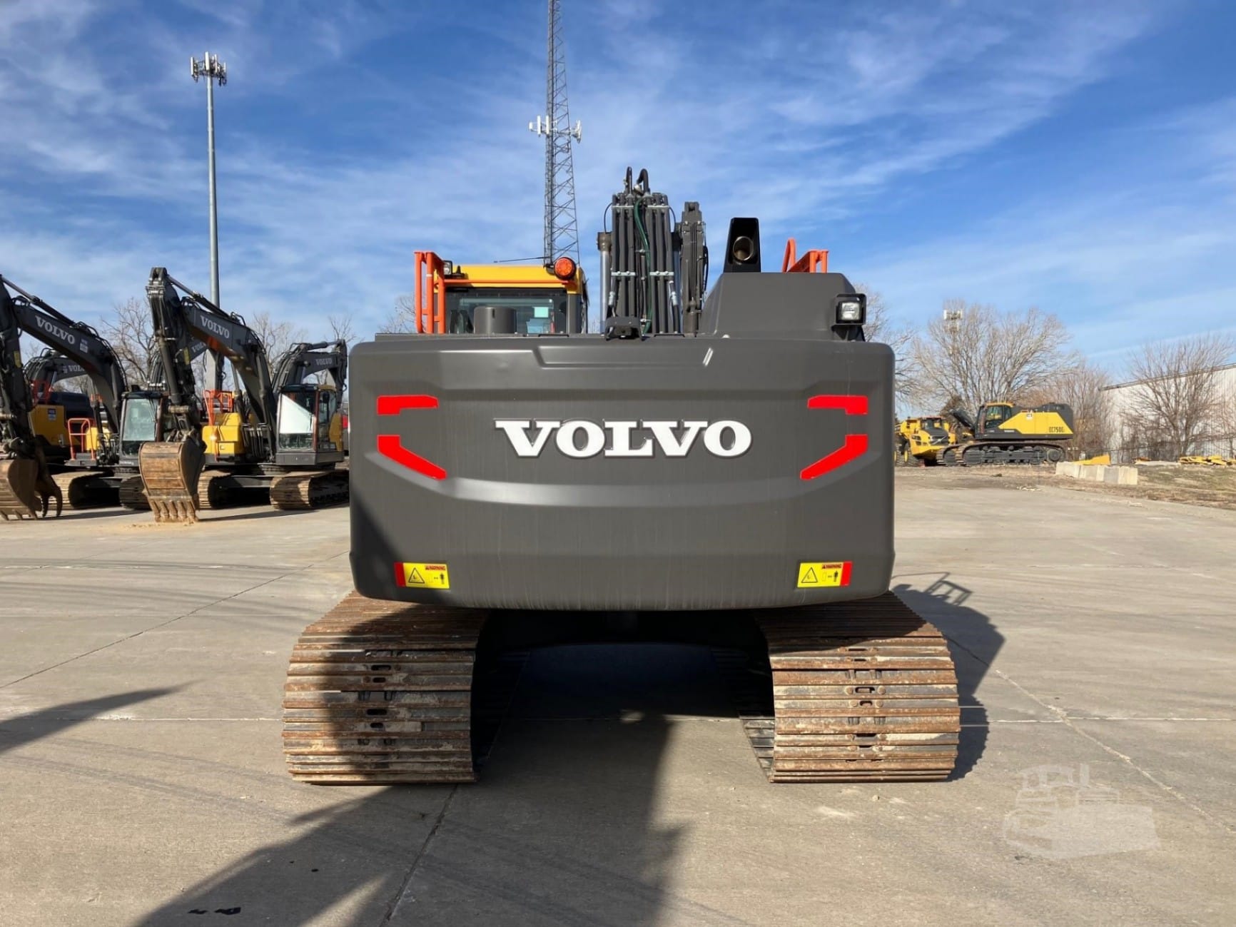 2023 Volvo EC220EL Excavators for sale in Omaha, NE - listing photo 6 of 8