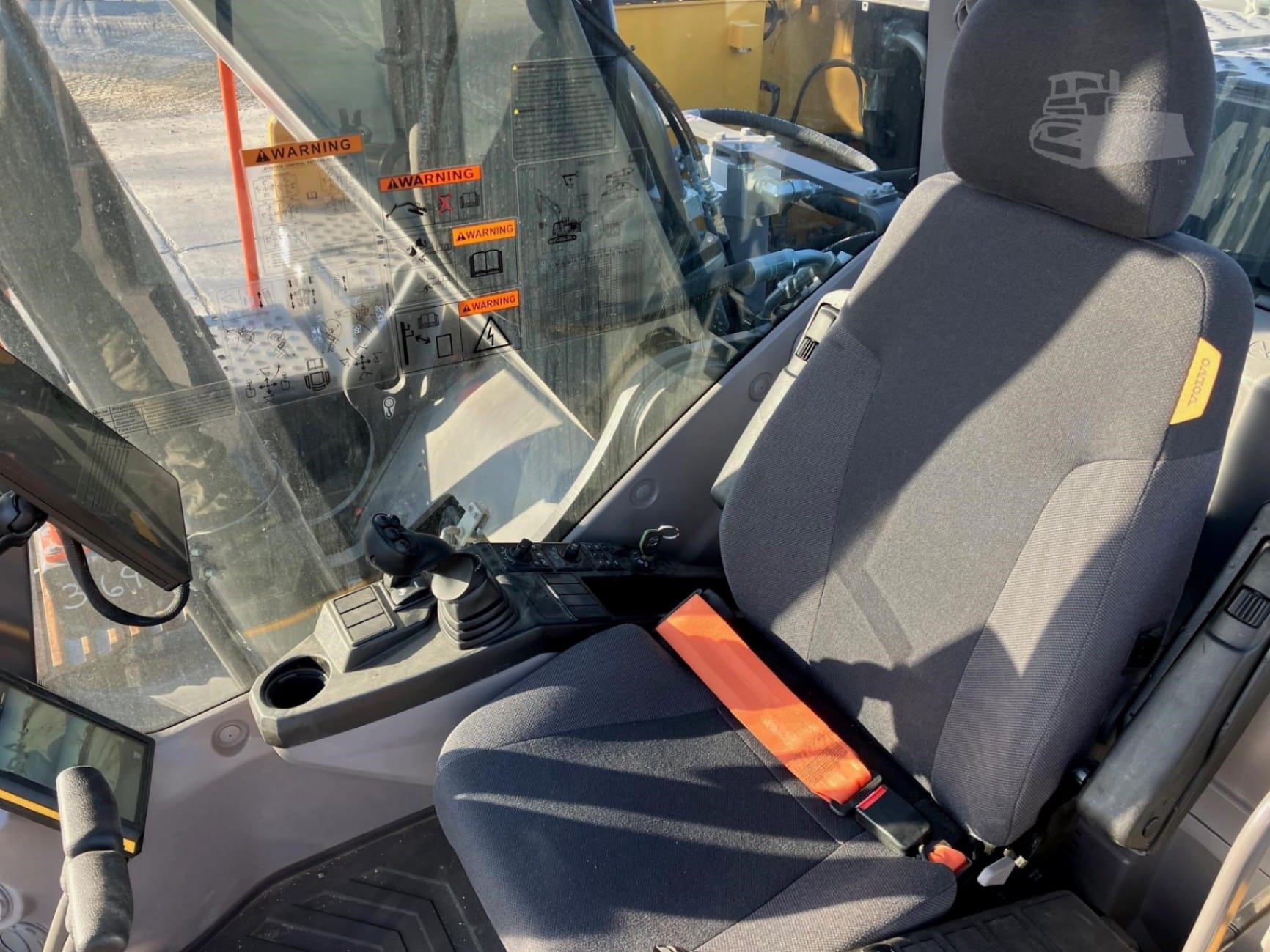 2023 Volvo EC250EL Excavators for sale in Omaha, NE - listing photo 7 of 7
