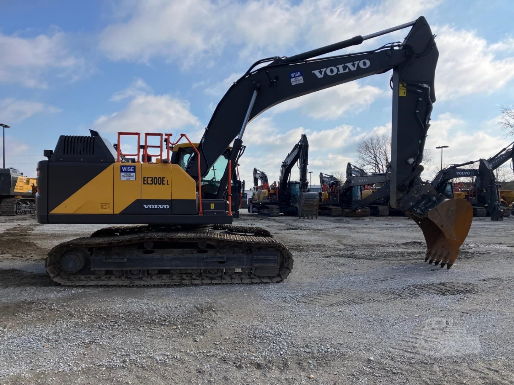 2023 Volvo EC300EL Excavators for sale in Omaha, NE - listing photo 6 of 8