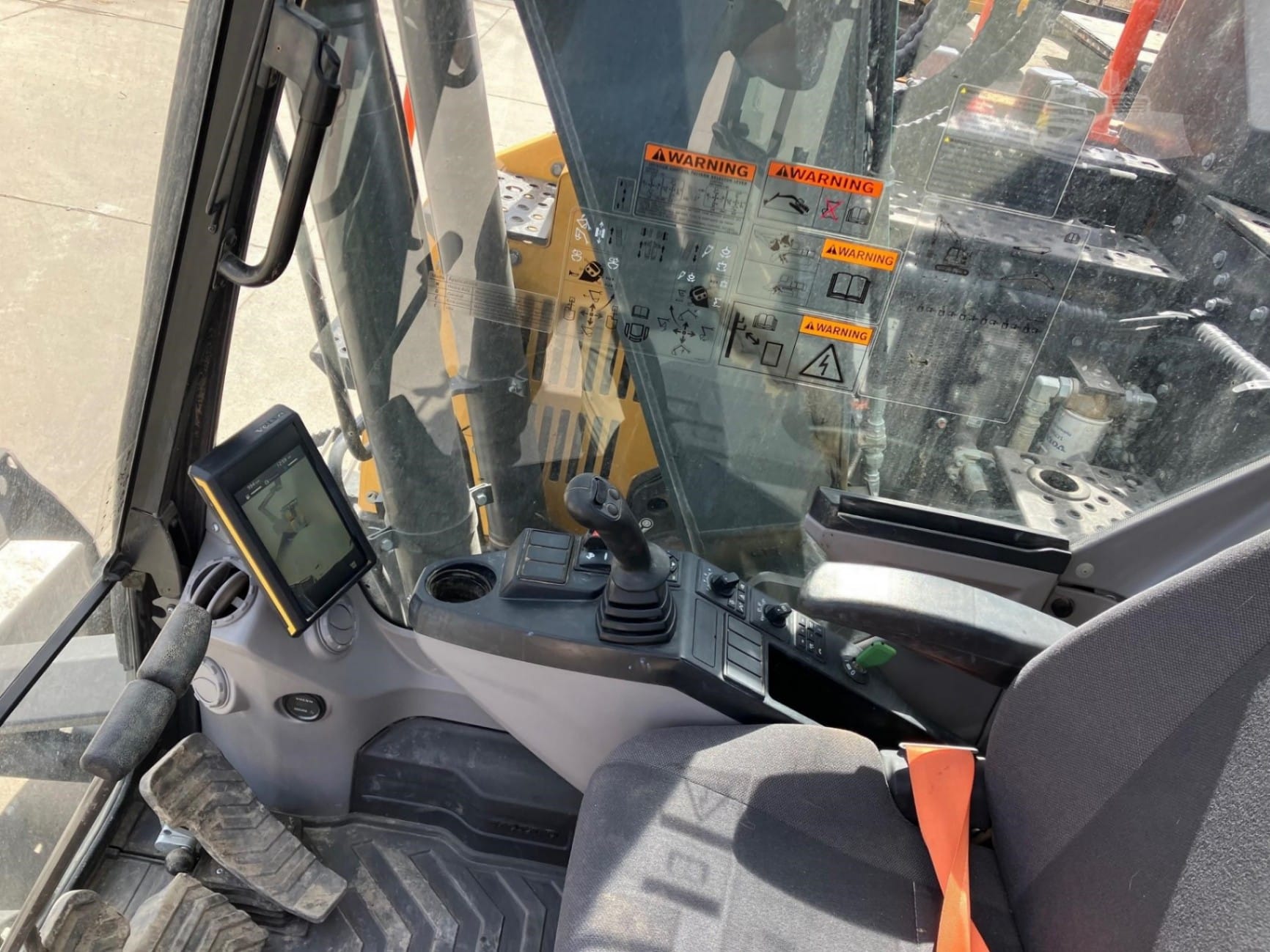 2023 Volvo ECR145EL Excavators for sale in Omaha, NE - listing photo 8 of 8