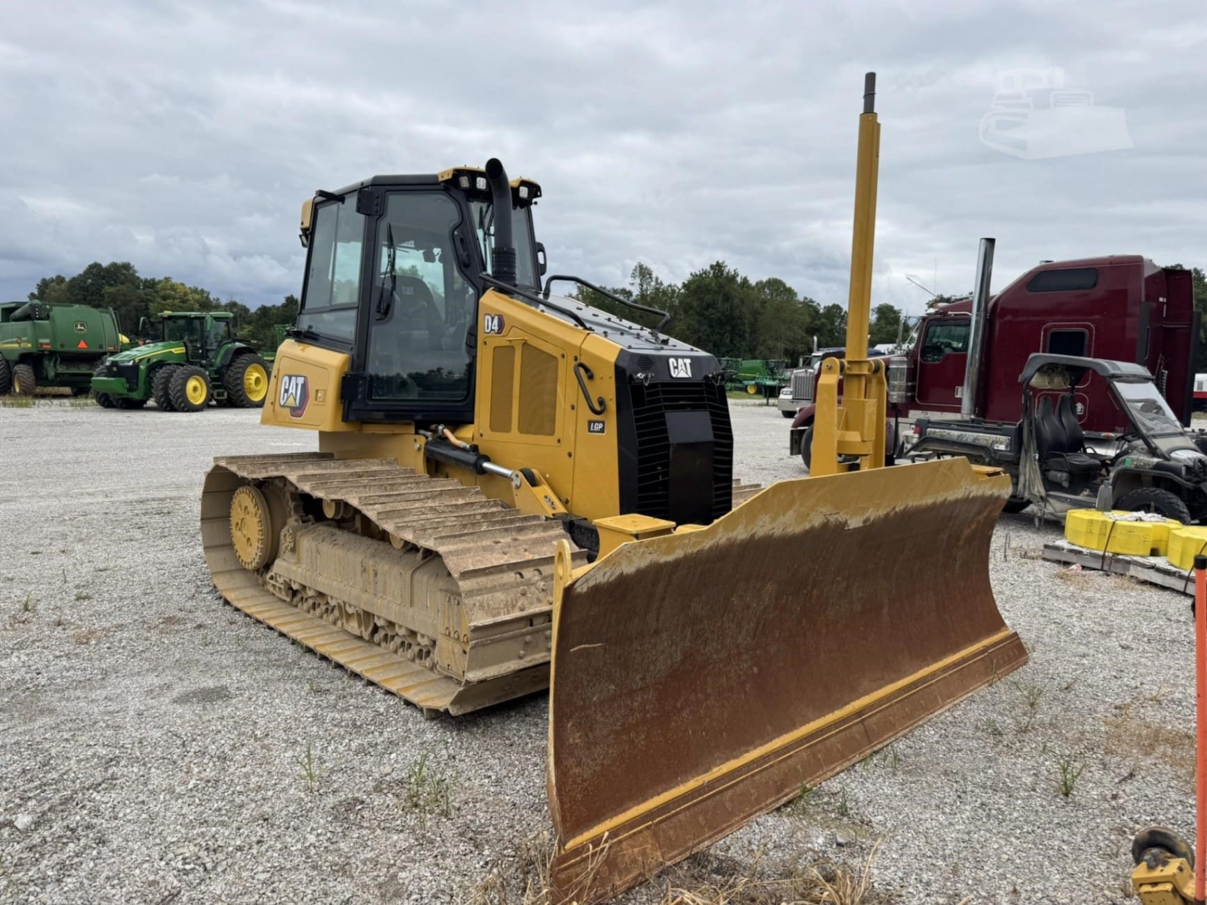 2024 Caterpillar D4 Dozers for sale in Dupont, IN - listing photo 3 of 8