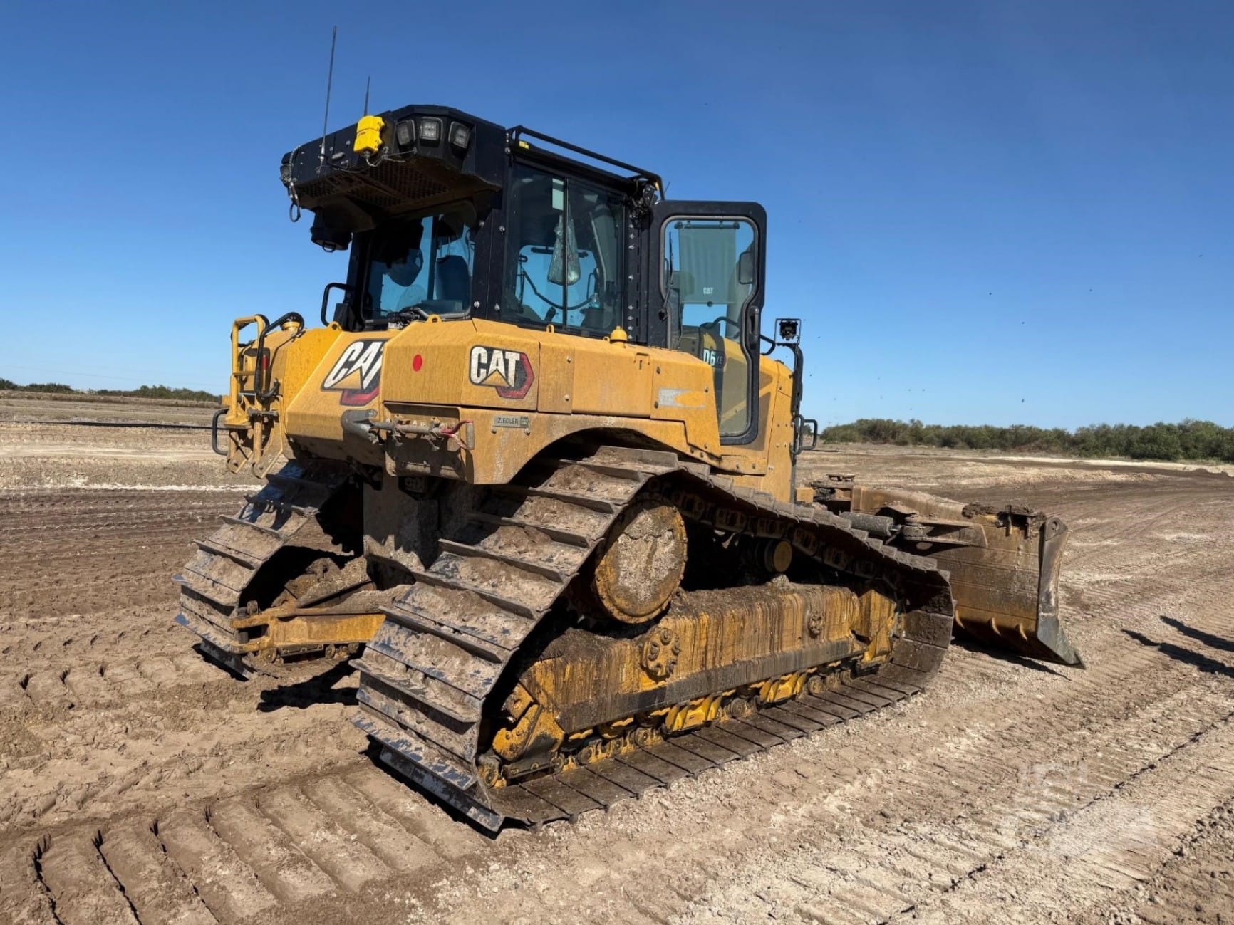 2024 Caterpillar D6 XE LGP Dozers for sale in Elkader, IA - listing photo 4 of 8
