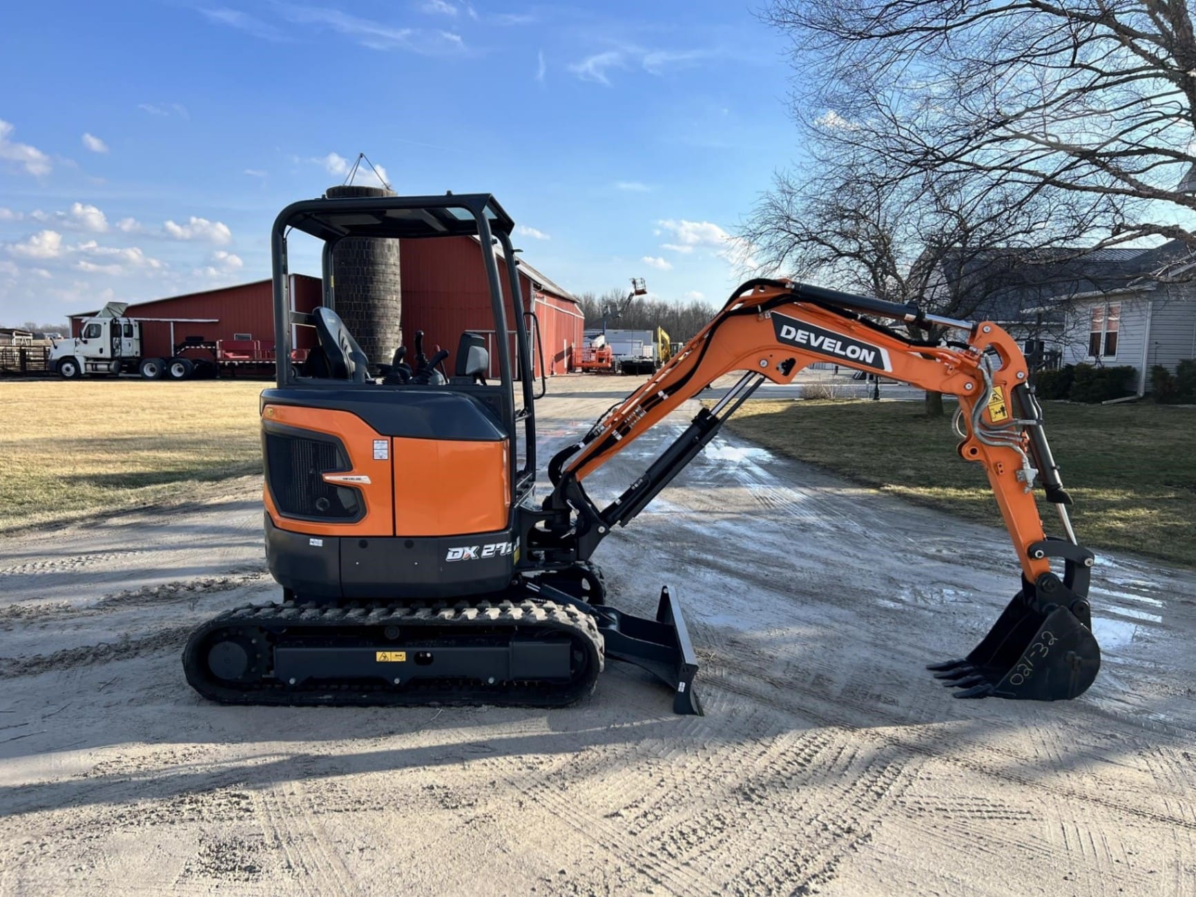 2024 DEVELON (Doosan) DX27Z-7 Excavators for sale in Burgoon, OH - listing photo 5 of 8