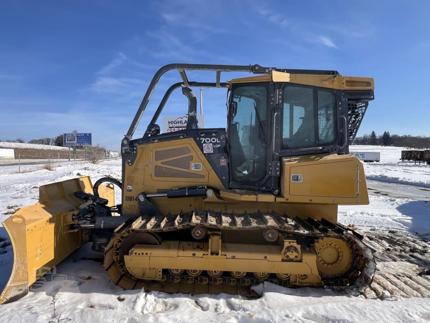 2024 John Deere 700L LGP Dozers for sale in Acme, PA - primary listing photo of 8