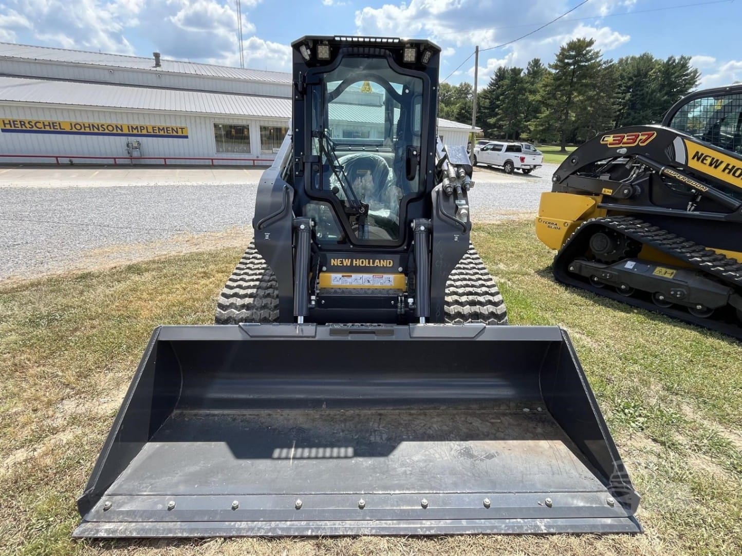 2024 New Holland C337 Track Loaders for sale in Albion, IL - listing photo 3 of 8