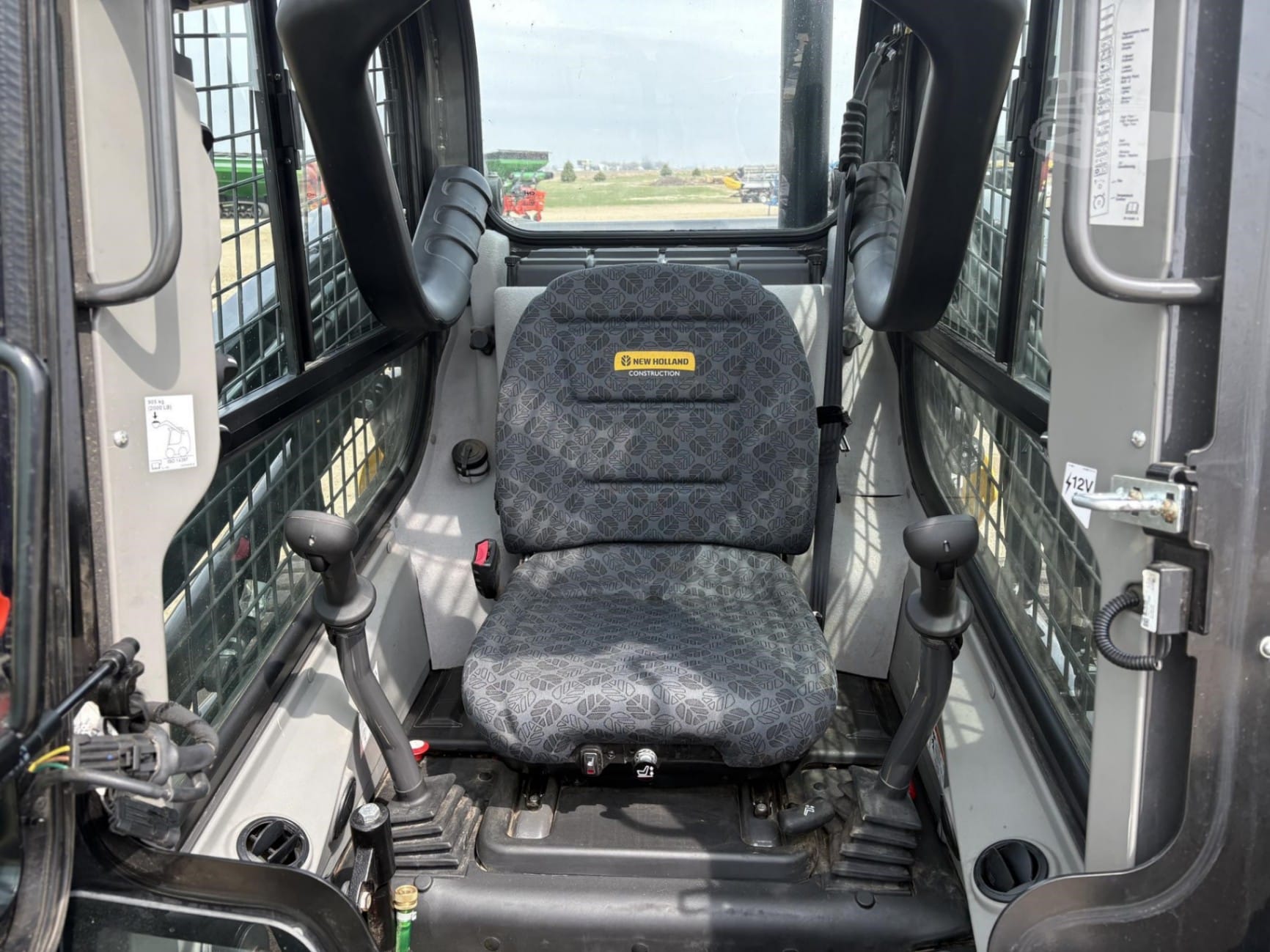 2024 New Holland L320 Skid Steer Loaders for sale in Sheldon, IA - listing photo 3 of 6