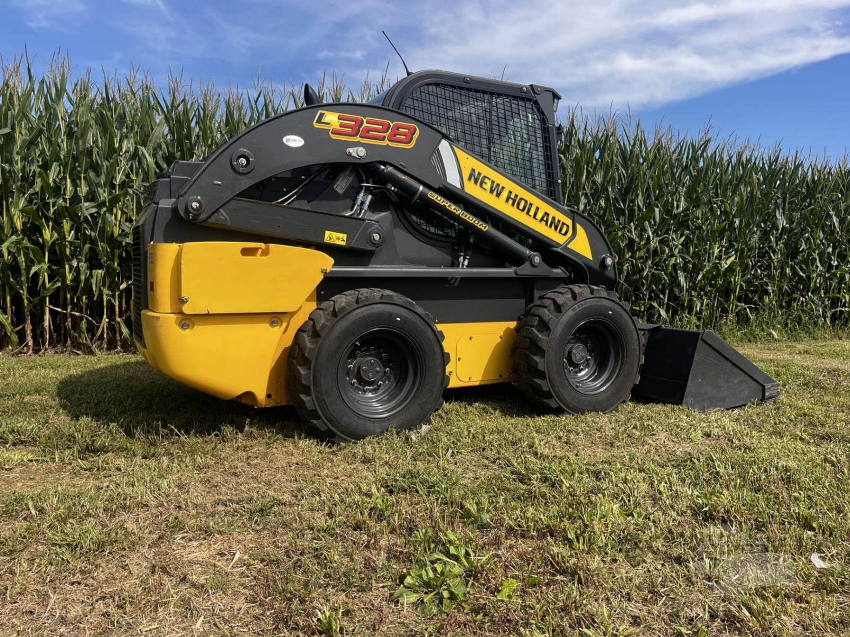 2024 New Holland L328 Skid Steer Loaders for sale in Eureka, IL - listing photo 2 of 8