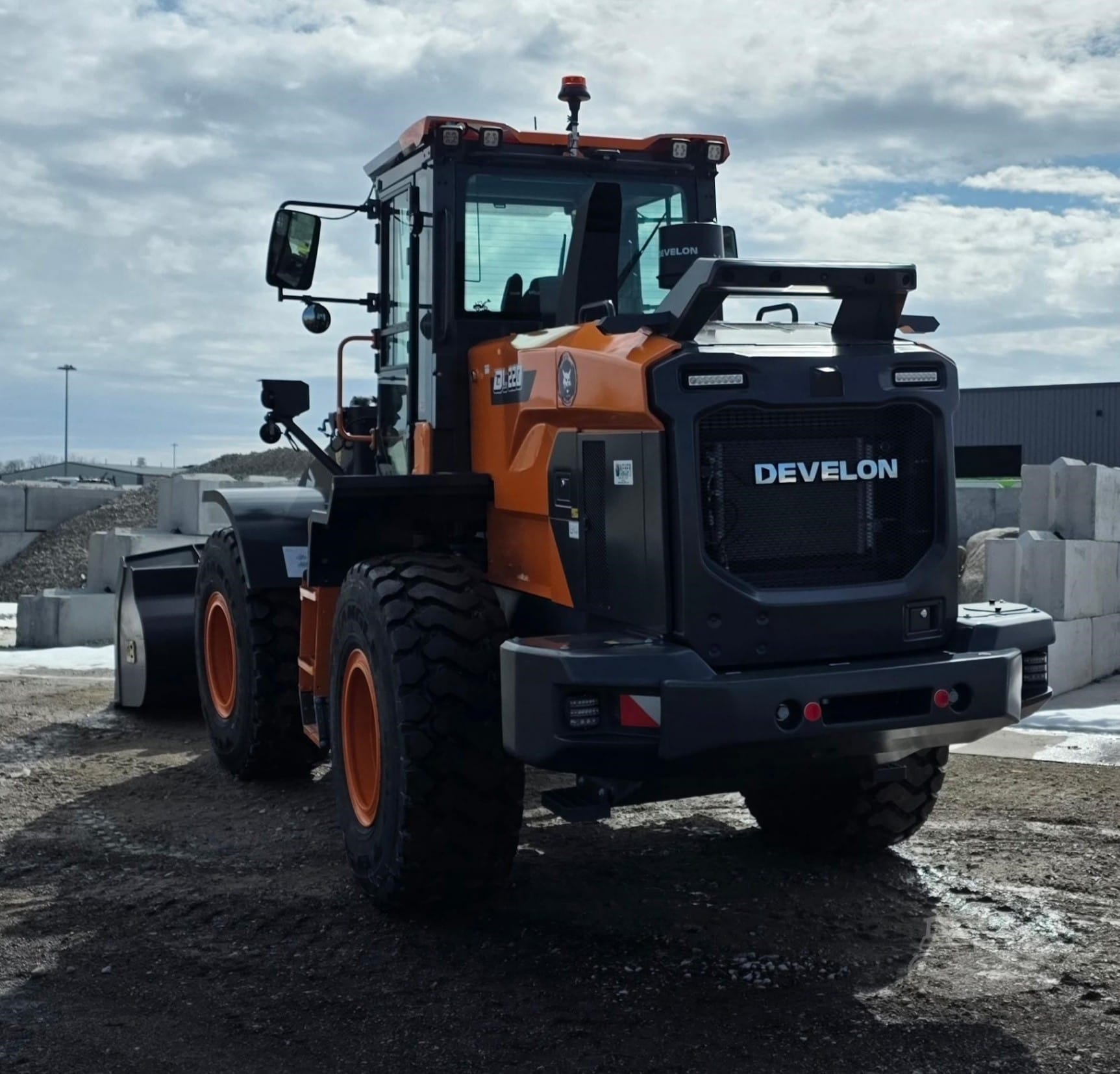 2025 Develon DL220-7 Wheel Loaders for sale in Harlan, IA - listing photo 2 of 13