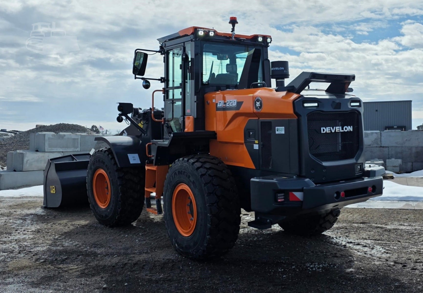 2025 Develon DL220-7 Wheel Loaders for sale in Harlan, IA - listing photo 4 of 13