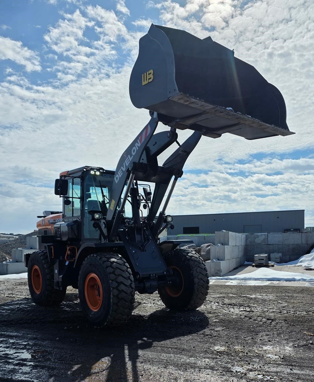 2025 Develon DL220-7 Wheel Loaders for sale in Harlan, IA - listing photo 7 of 13