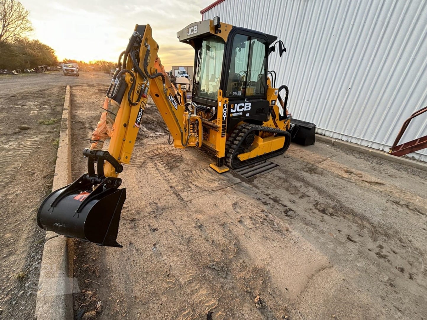 2025 JCB 1CXT Backhoe Loaders for sale in Wilburton, OK - listing photo 4 of 8