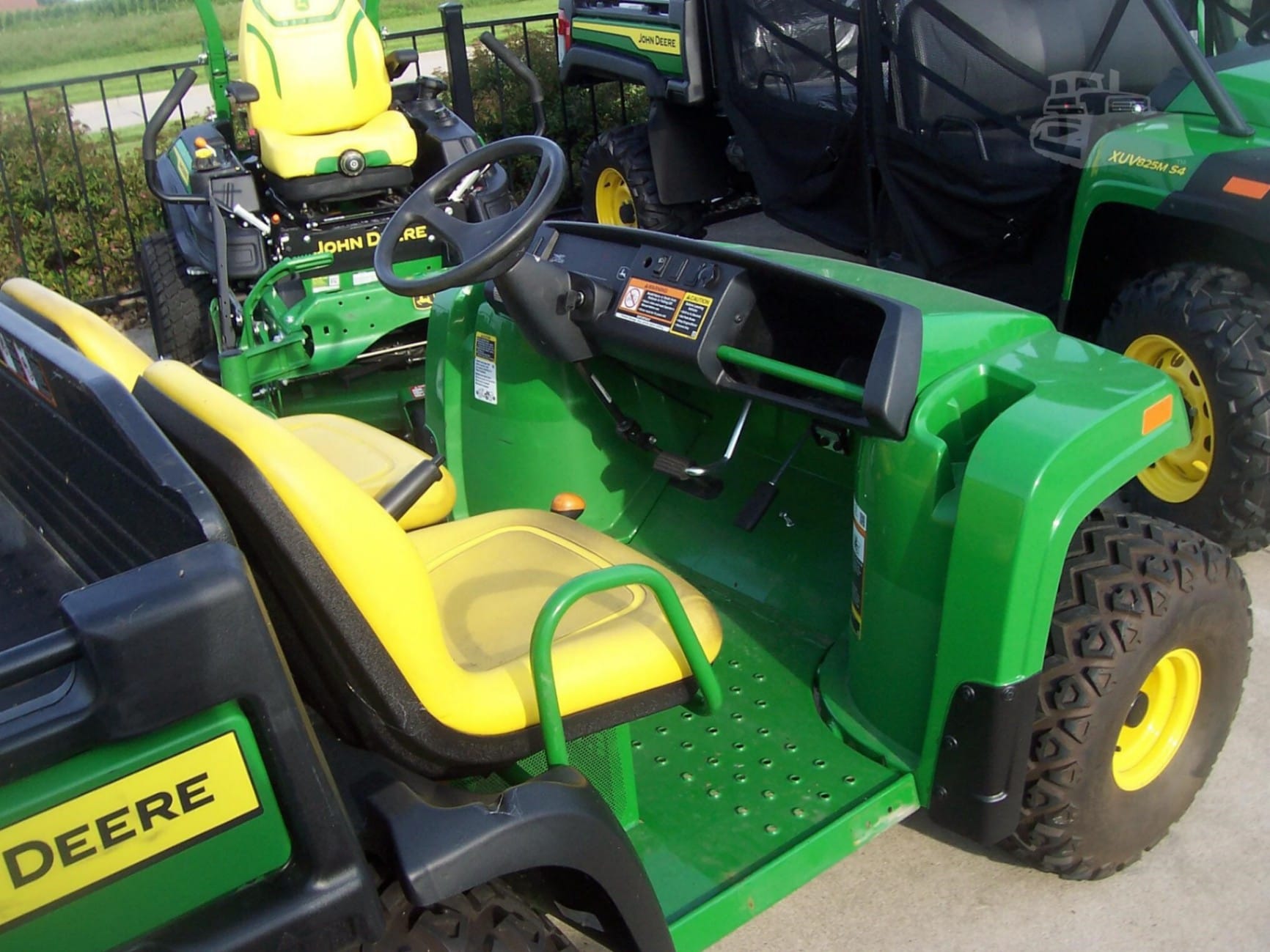 2025 John Deere Gator TH Utility Tractor for sale in North Liberty, IA - listing photo 4 of 6