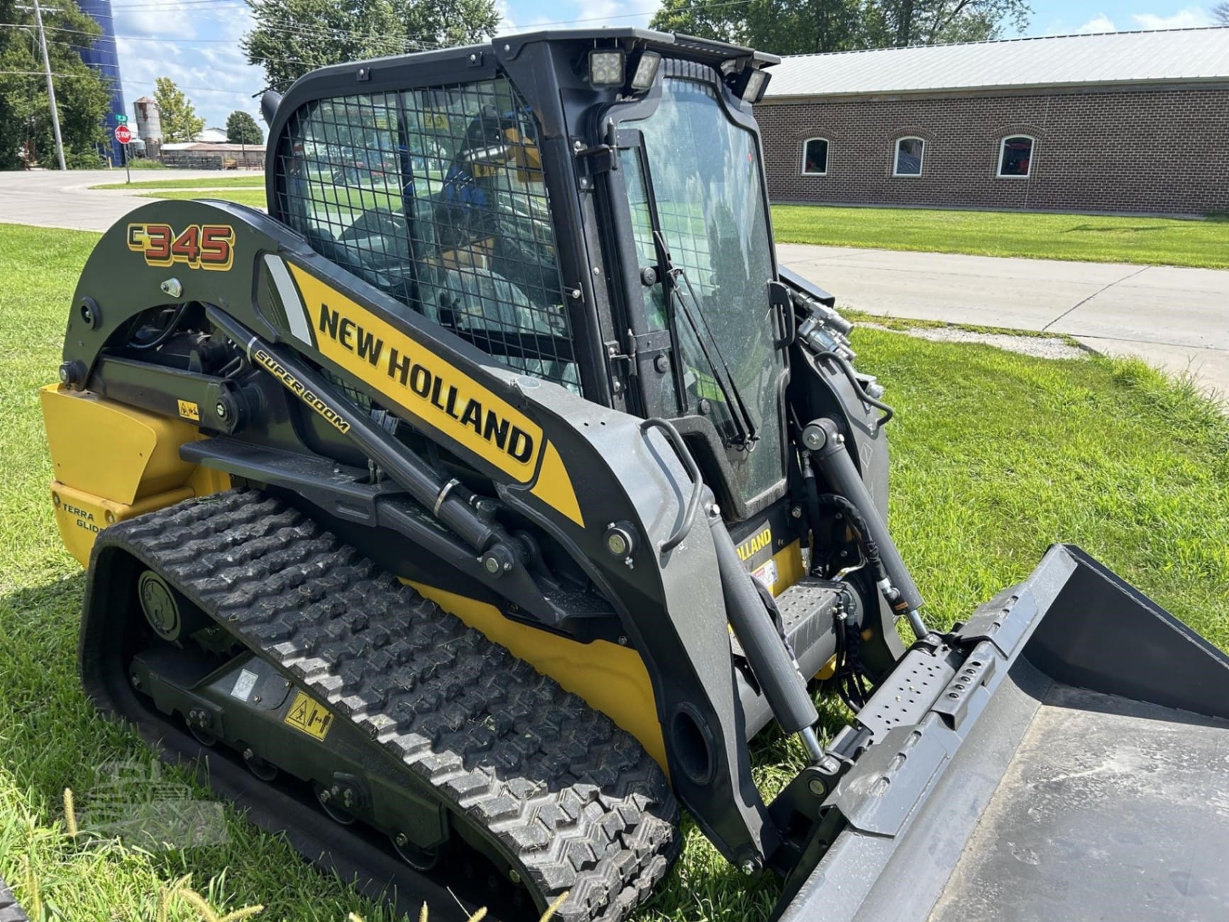 2025 New Holland C345 Track Loaders for sale in Sully, IA - listing photo 5 of 7