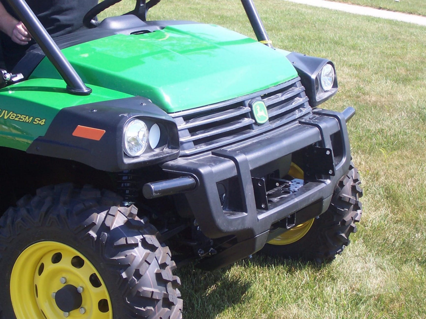 2026 John Deere Gator XUV 825M S4 Utility Tractor for sale in North Liberty, IA - listing photo 7 of 8