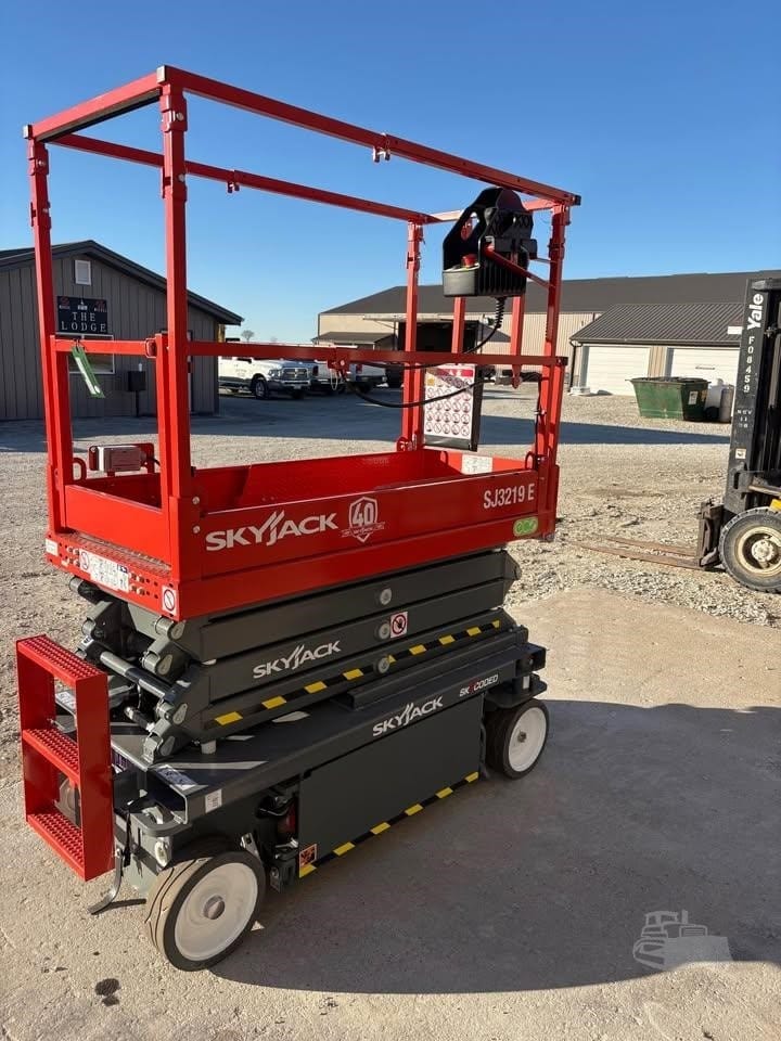 2026 Skyjack SJ3219E Scissor Lift Electric for sale in Mount Ayr, IA - listing photo 3 of 9