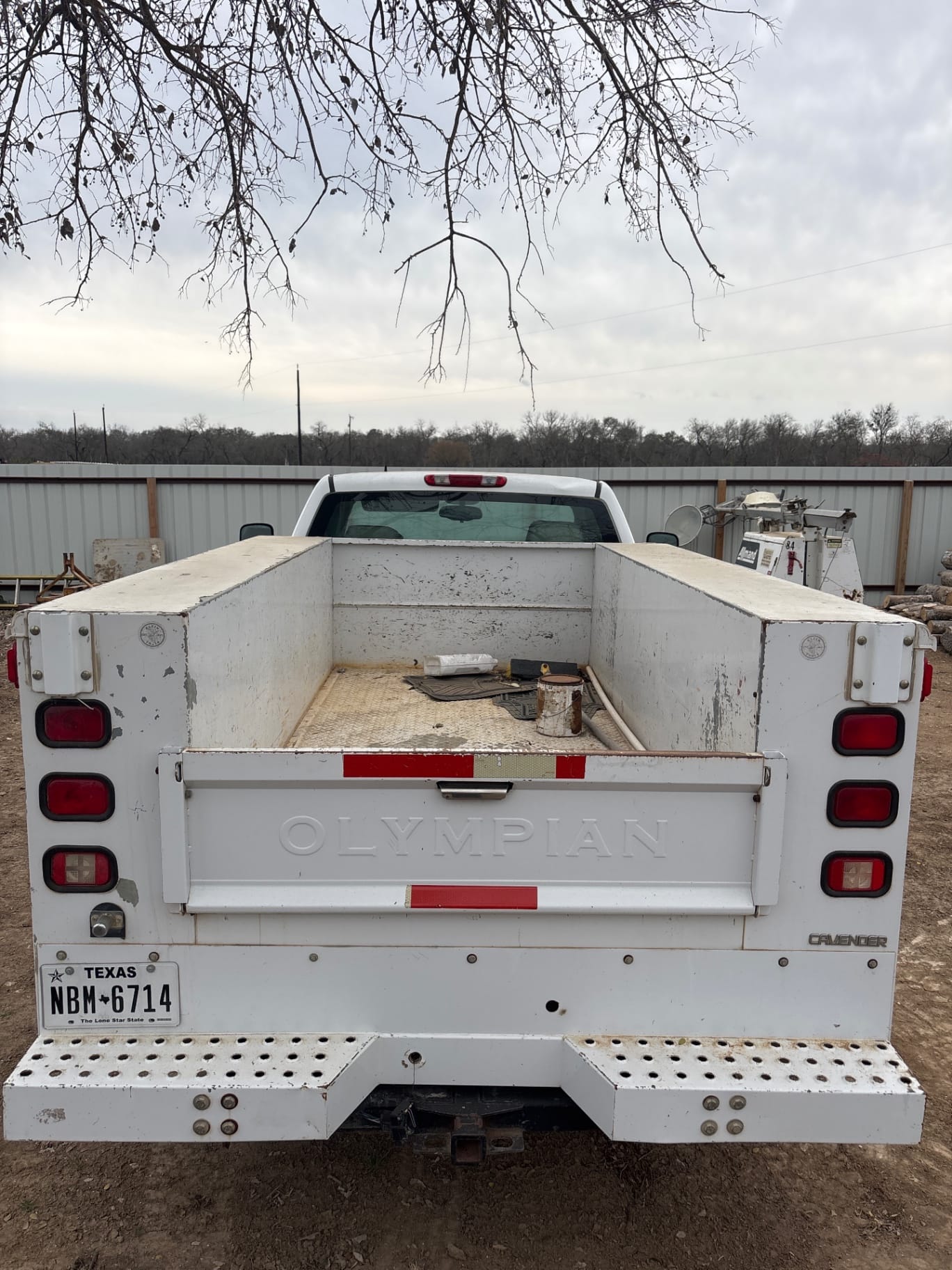 2008 Chevrolet 2500 with service bed • 343683 Hours - View 3